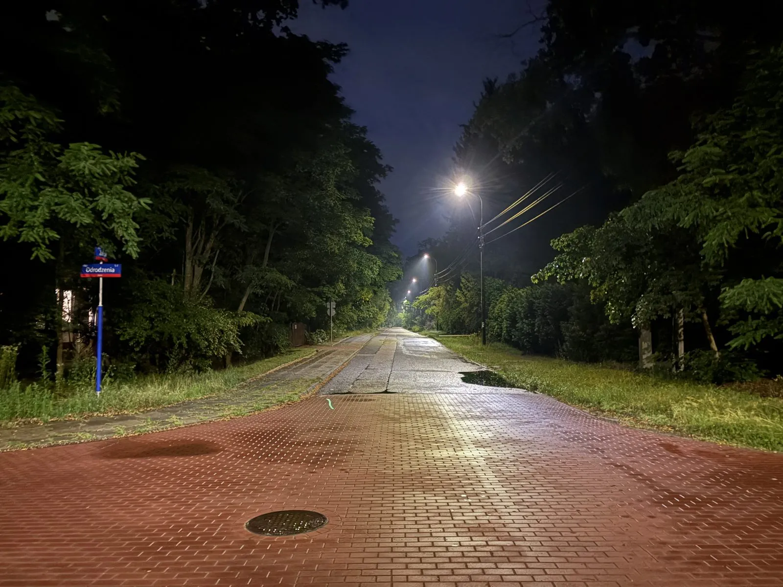 ワルシャワに着いた夜の道